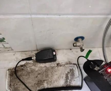 科尔沁右翼中屋顶漏水维修公司分享下卫生间漏水的危害及解决方法